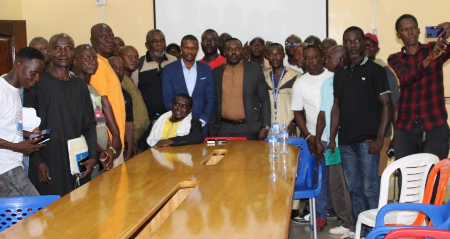 Ministers Of Land & Rail Transport In An Emergency Meeting With Commercial Drivers To Resolve Their Go-Slow Action