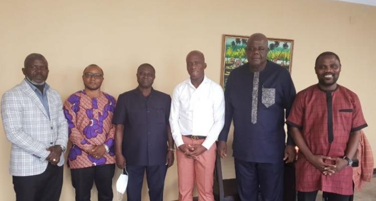 Hon. Samuel A. Wlue along with his Deputy and Assistant Ministers in photo with Senate committee on Transportation During Their Acquaintance Visit At Ministry of Transport.
