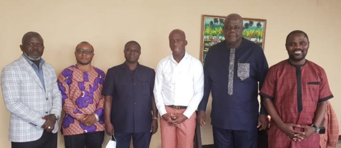 Hon. Samuel A. Wlue along with his Deputy and Assistant Ministers in photo with Senate committee on Transportation During Their Acquaintance Visit At Ministry of Transport.